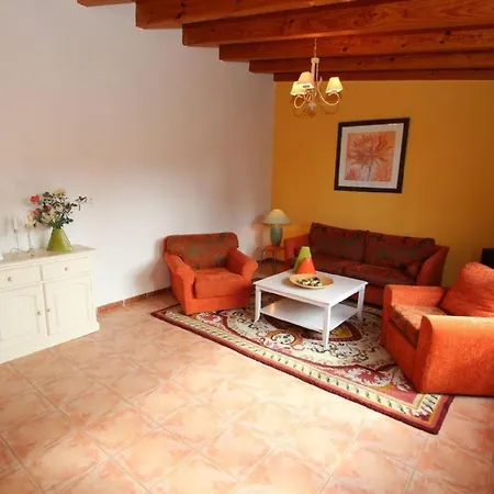 Geraumiges Ferienhaus Mit Kaminofen Und Terrasse 度假居 吉亚德索拉