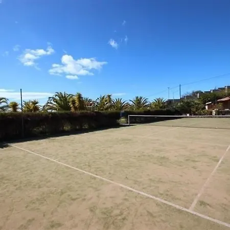 Geraumiges Ferienhaus Mit Kaminofen Und Terrasse Guia de Isora (Tenerife)